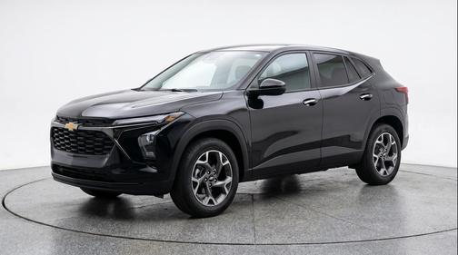 Mosaic Black Metallic 2025 Chevrolet Trax LT