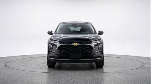 Mosaic Black Metallic 2025 Chevrolet Trax LT