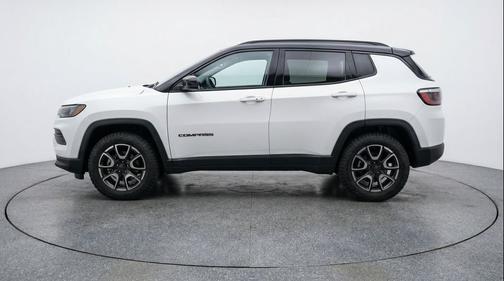 Bright White Clearcoat 2025 Jeep Compass Trailhawk