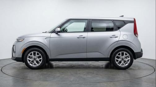 Steel Gray 2025 Kia Soul LX