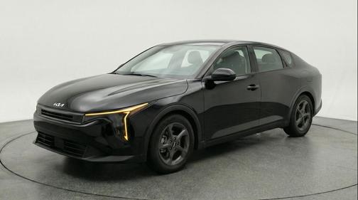 Aurora Black Pearl 2025 Kia K4 LXS