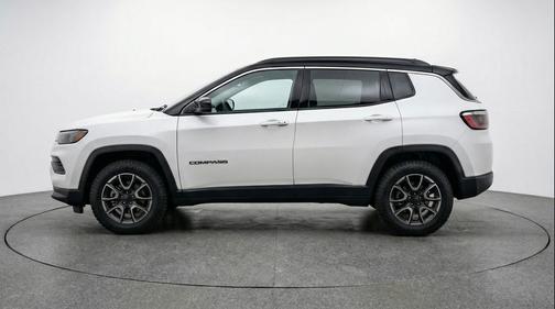 Bright White Clearcoat 2025 Jeep Compass Trailhawk