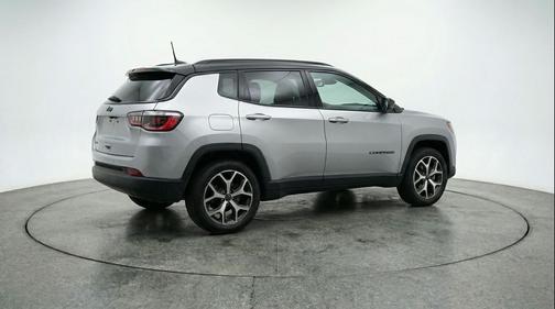 Silver Zynith Metallic Clearcoat 2025 Jeep Compass Limited