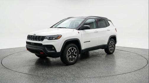 Bright White Clearcoat 2025 Jeep Compass Trailhawk