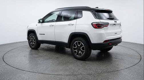 Bright White Clearcoat 2025 Jeep Compass Trailhawk