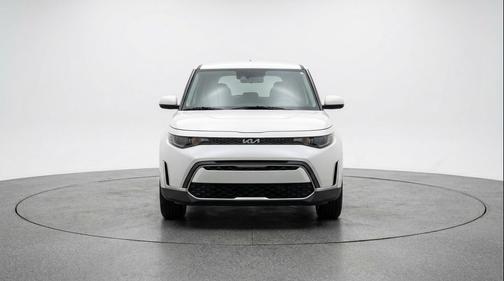 Snow White Pearl 2025 Kia Soul LX
