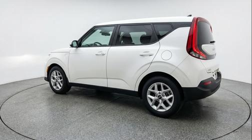 Snow White Pearl 2025 Kia Soul LX