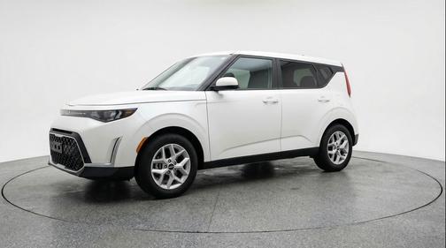 Snow White Pearl 2025 Kia Soul LX