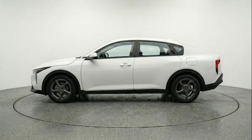 Snow White Pearl 2025 Kia K4 LXS