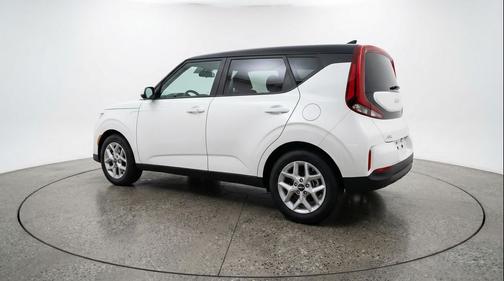 Snow White Pearl 2025 Kia Soul LX