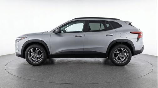 Sterling Gray Metallic 2025 Chevrolet Trax LT
