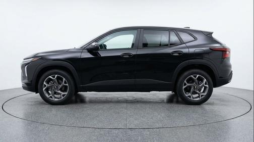 Mosaic Black Metallic 2025 Chevrolet Trax LT