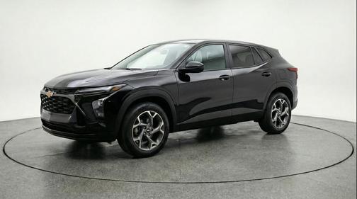 Mosaic Black Metallic 2025 Chevrolet Trax LT