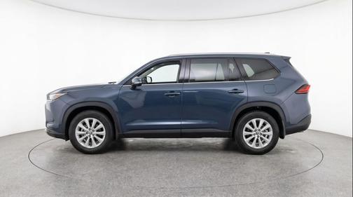 Storm Cloud 2025 Toyota Highlander LE