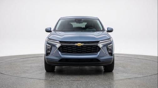 Gray 2025 Chevrolet Trax LT