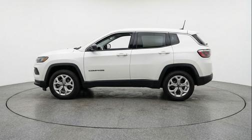 Bright White Clearcoat 2025 Jeep Compass Latitude
