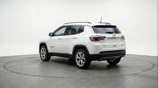 Bright White Clearcoat 2025 Jeep Compass Latitude