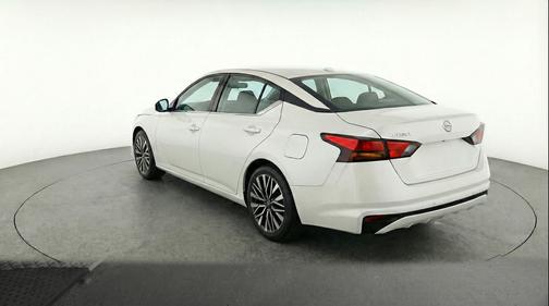 Glacier White 2025 Nissan Altima SV FWD