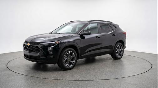 Mosaic Black Metallic 2025 Chevrolet Trax LT