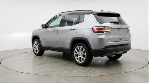 Silver Zynith Metallic Clearcoat 2025 Jeep Compass Limited