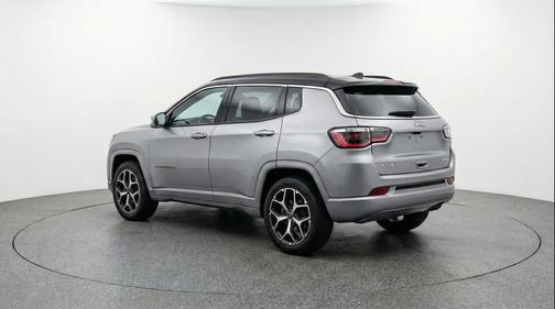 Silver Zynith Metallic Clearcoat 2025 Jeep Compass Limited