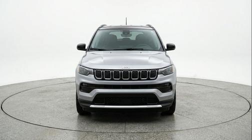 Silver Zynith Metallic Clearcoat 2025 Jeep Compass Limited