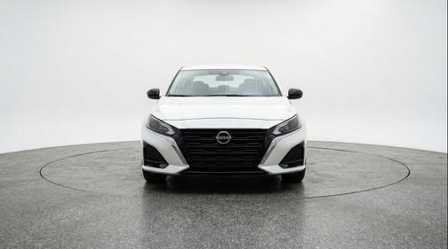 Glacier White 2025 Nissan Altima SV FWD