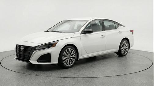 Glacier White 2025 Nissan Altima SV FWD