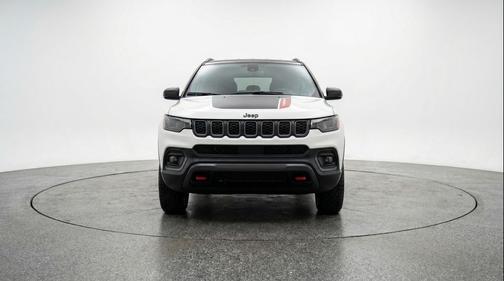 Bright White Clearcoat 2025 Jeep Compass Trailhawk