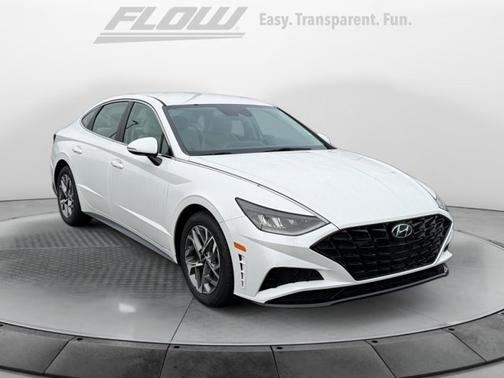 2022 Hyundai SONATA SEL