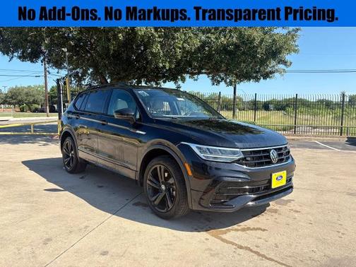 Deep Black Pearl Effect 2023 Volkswagen Tiguan 2.0T SE R-LINE BLACK