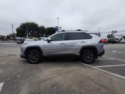 2023 Toyota RAV4 XLE PREMIUM