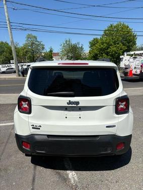 White 2017 Jeep Renegade Latitude