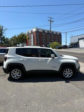 White 2017 Jeep Renegade Latitude