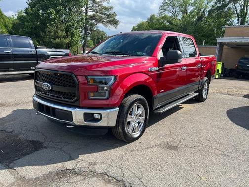 Red 2016 Ford F-150 XLT