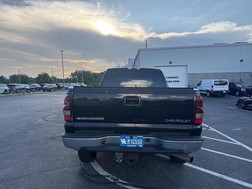 2004 Chevrolet Silverado 2500 LT H/D Crew Cab