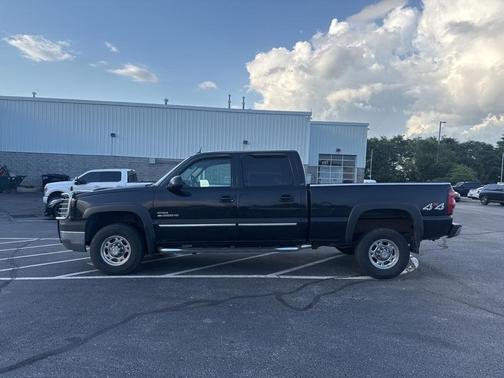 2004 Chevrolet Silverado 2500 LT H/D Crew Cab