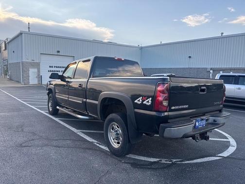 2004 Chevrolet Silverado 2500 LT H/D Crew Cab