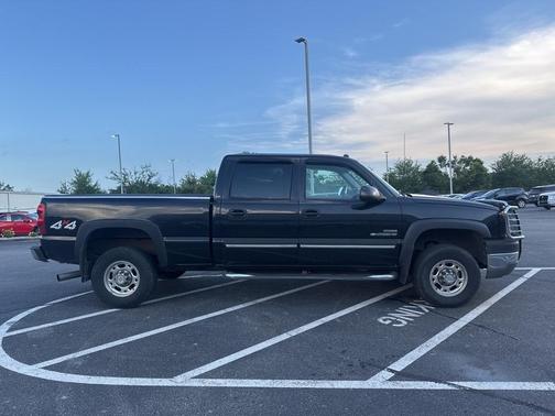2004 Chevrolet Silverado 2500 LT H/D Crew Cab