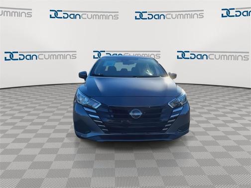 2023 Nissan Versa 1.6 SV