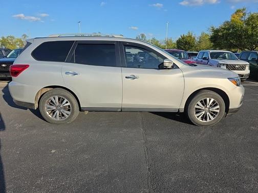 2020 Nissan Pathfinder SL