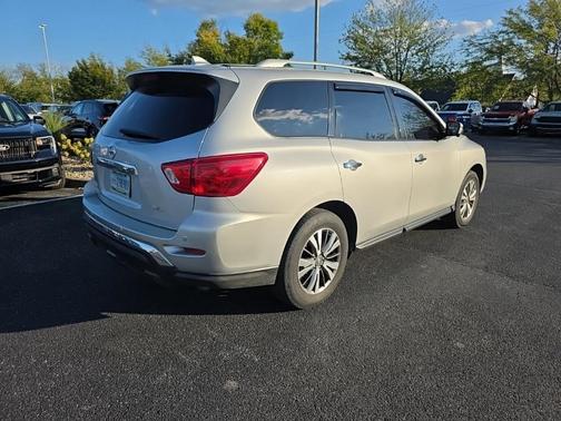 2020 Nissan Pathfinder SL