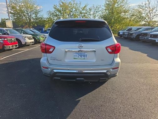 2020 Nissan Pathfinder SL