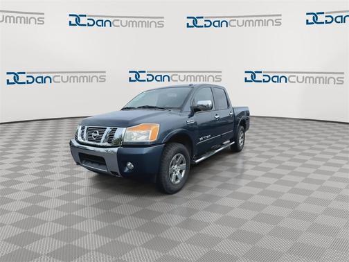 2015 Nissan Titan SV