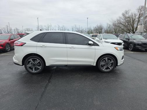 2022 Ford Edge ST