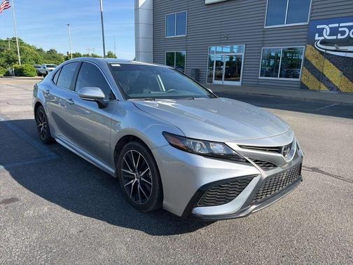 Celestial Silver Metallic 2024 Toyota Camry SE