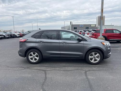 2021 Ford Edge SE