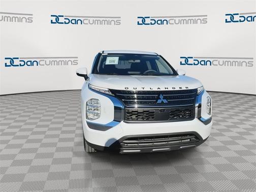 2023 Mitsubishi Outlander ES
