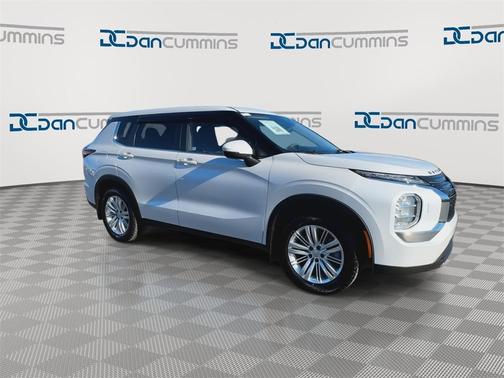 2023 Mitsubishi Outlander ES