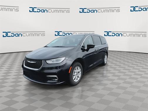 2023 Chrysler Pacifica Touring-L